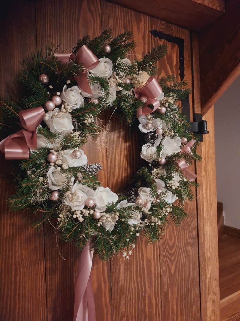 Wianek naturalny z kosodrzewiną i różą mydlaną - Wianki Naturalne; wianek