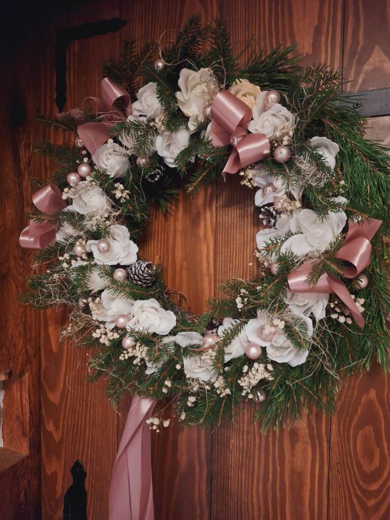 Wianek naturalny z kosodrzewiną i różą mydlaną - Wianki Naturalne; wianek